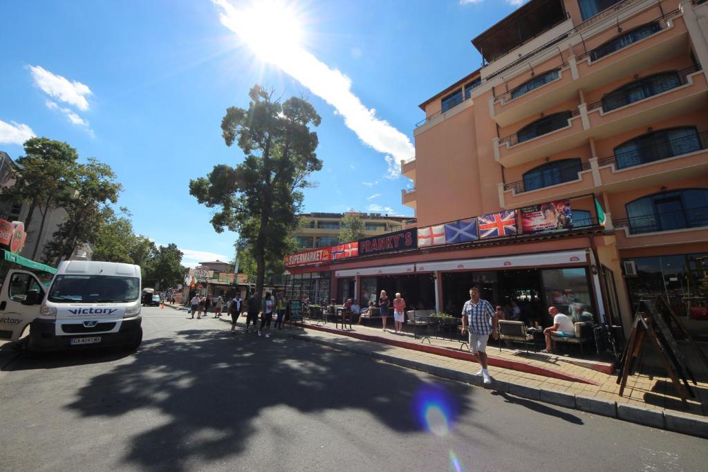 Menada Villa Bonita Apartments Sunny Beach Eksteriør billede