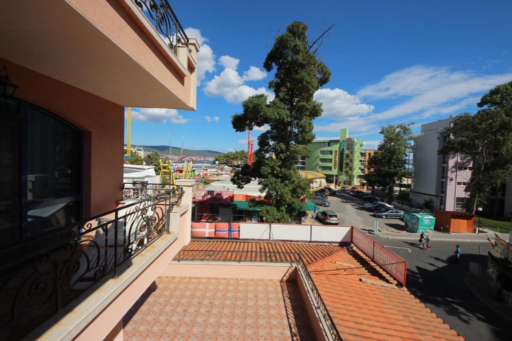 Menada Villa Bonita Apartments Sunny Beach Eksteriør billede